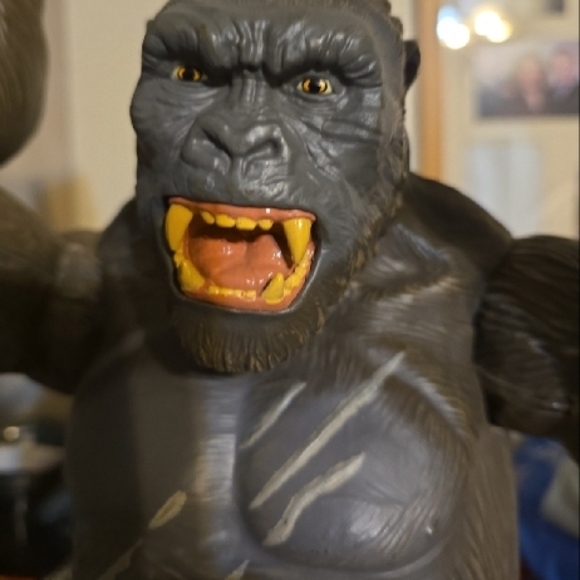 112724 KING KONG Skull Island Large 18" Poseable Action Mega Figure Toy by Lanar - Picture 1 of 7